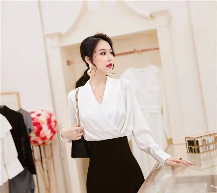 Blusa de Cetim com Decote em V Cruzado