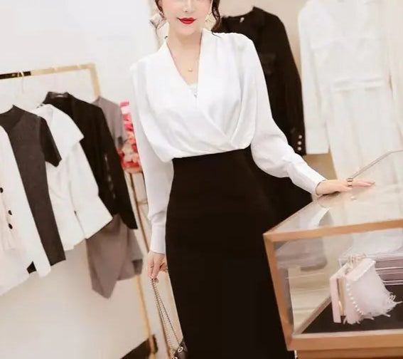 Blusa de Cetim com Decote em V Cruzado