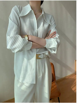 Camisa Minimalista Lapela e Manga Longa