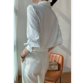 Camisa Minimalista Lapela e Manga Longa