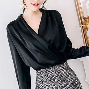 Blusa de Cetim com Decote em V Cruzado
